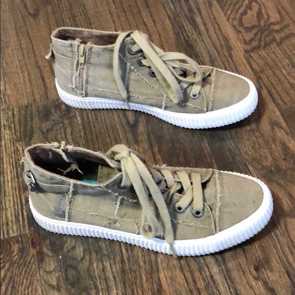 Blowfish Shoes - Blowfish canvas ankle booties/shoes. Size 8.